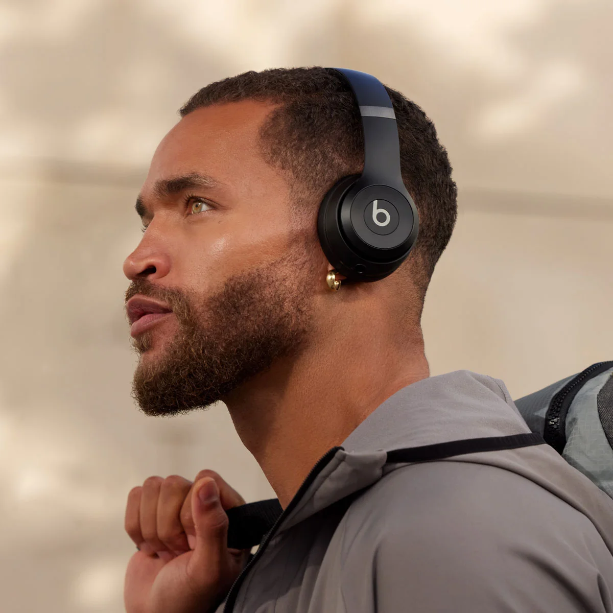 Beats Solo 4 - Matte Black - Image 9