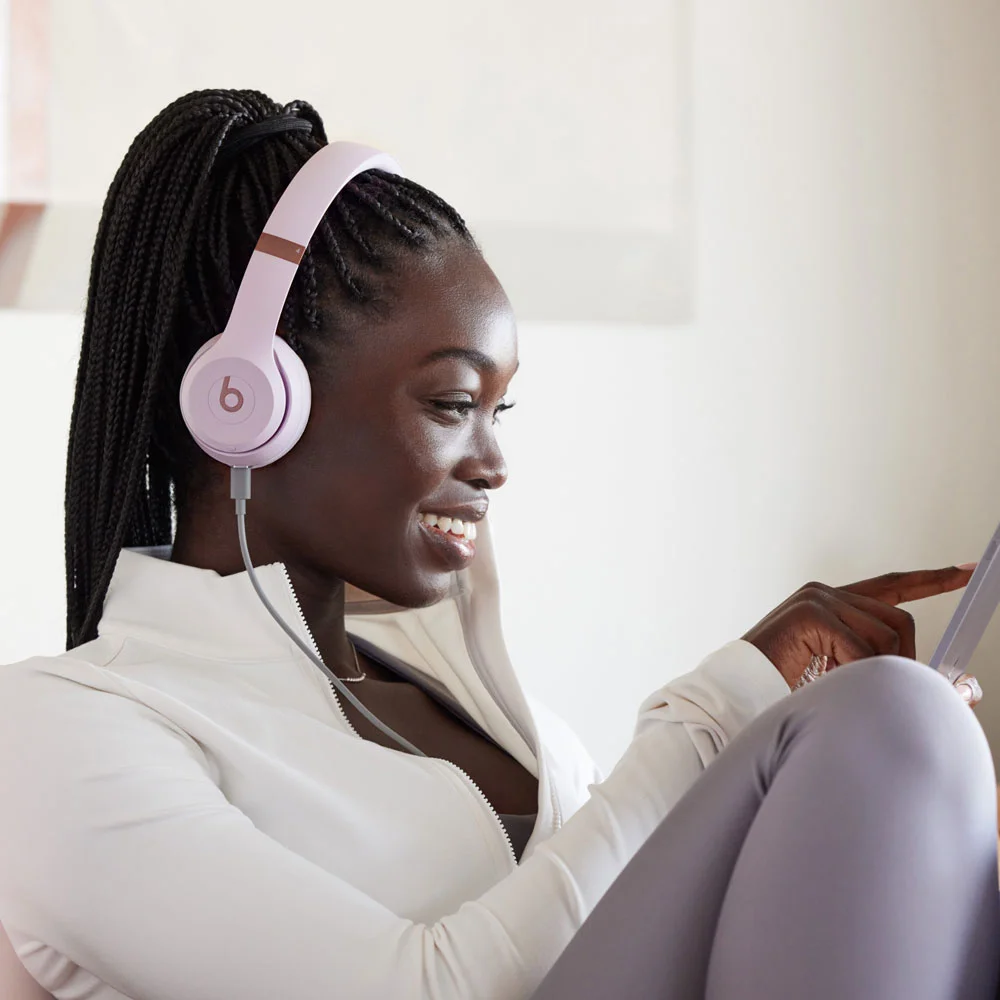 Beats Solo 4 - Matte Black - Image 5