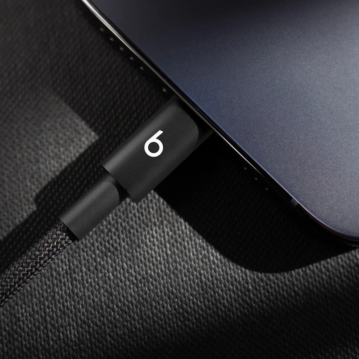 Alternative view of Beats USB-C to Lightning Woven Short Cable (20 cm / 8 in)